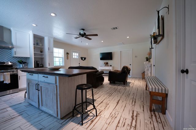 1627 FOREST LAKE DR, Spring Branch, TX 78070