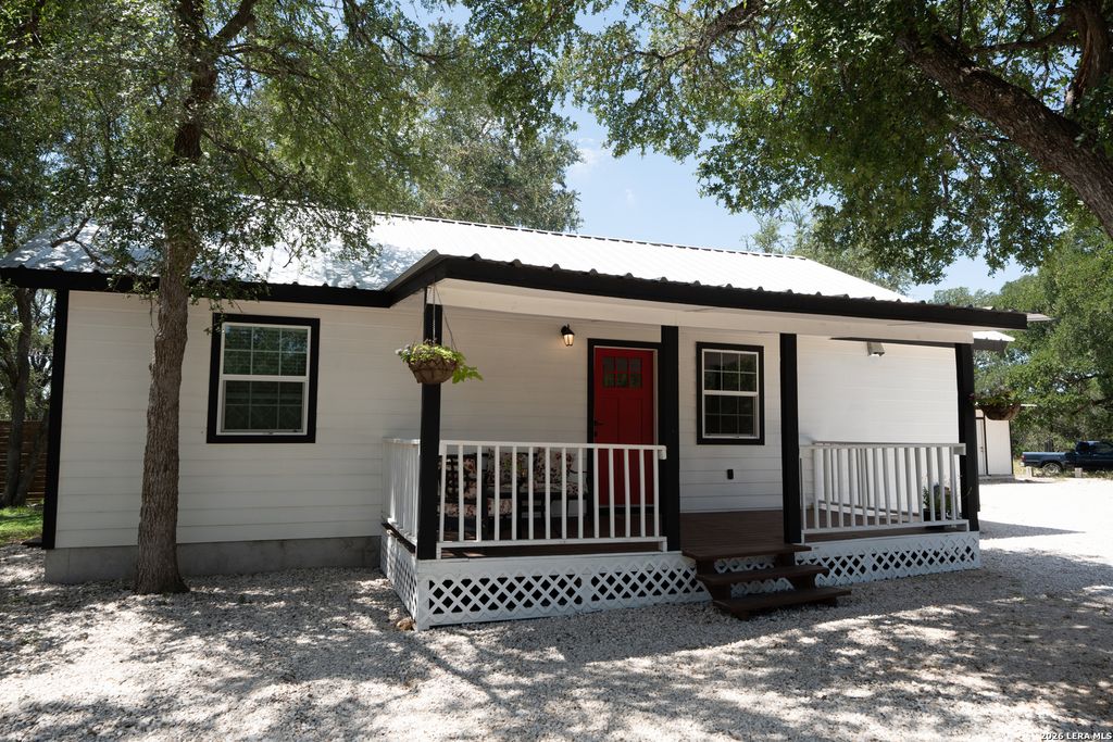 1627 FOREST LAKE DR, Spring Branch, TX 78070