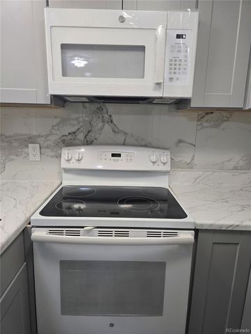 922 S Dearborn Way 2, Aurora, CO 80012