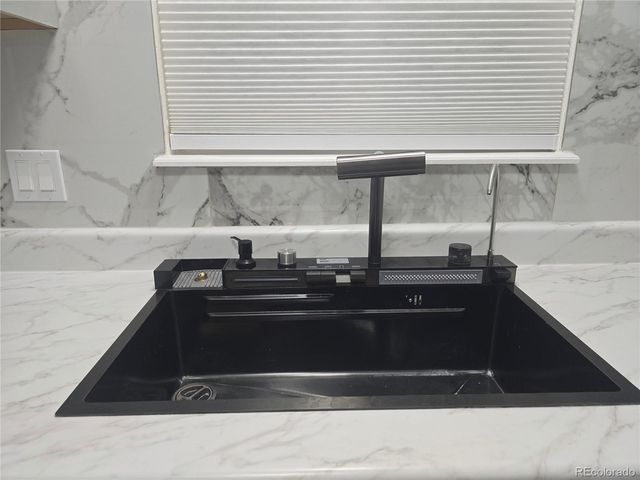 922 S Dearborn Way 2, Aurora, CO 80012