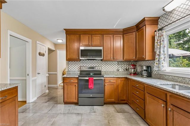 600 Tradewind CIR, Newport News, VA 23602