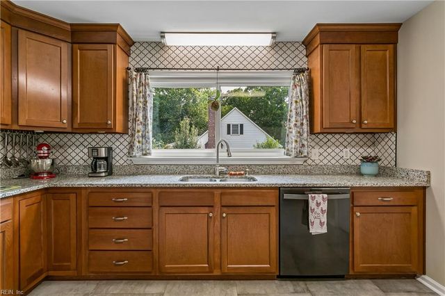 600 Tradewind CIR, Newport News, VA 23602