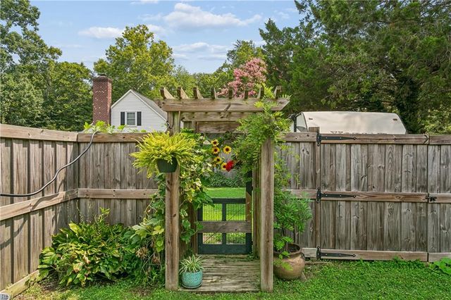 600 Tradewind CIR, Newport News, VA 23602