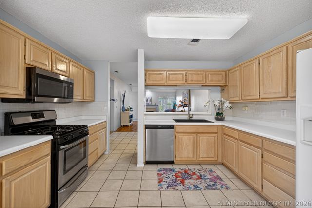 8412 S 84th East Avenue, Tulsa, OK 74133