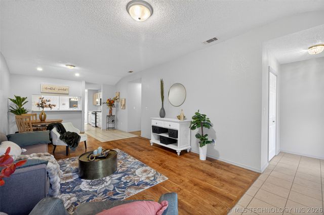 8412 S 84th East Avenue, Tulsa, OK 74133