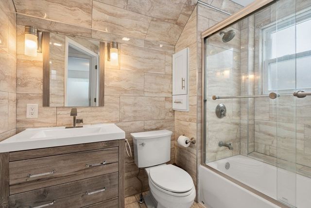 23 Lake St, Natick, MA 01760