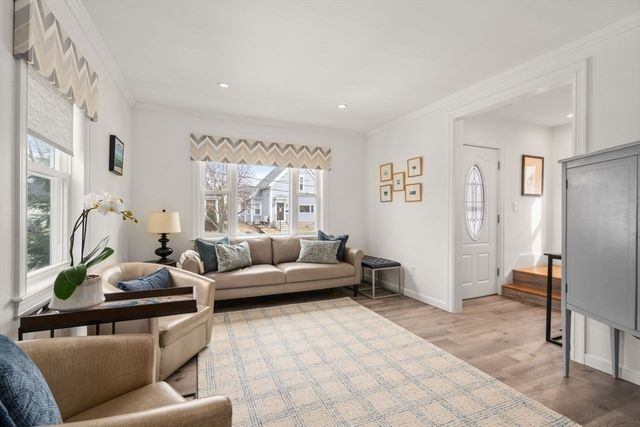 23 Lake St, Natick, MA 01760