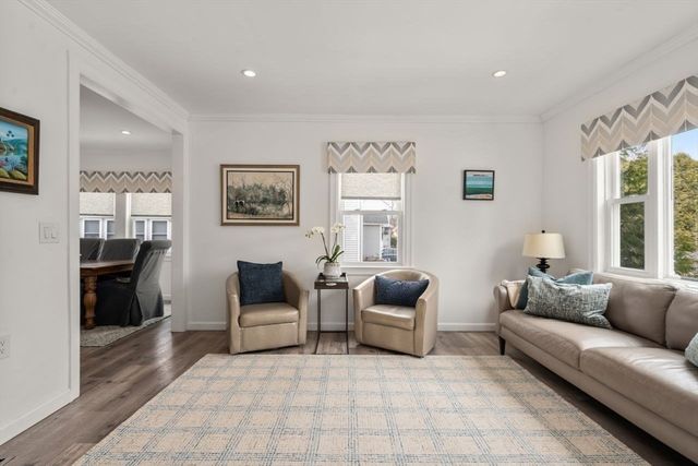 23 Lake St, Natick, MA 01760