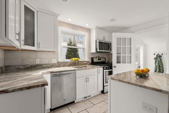 23 Lake St, Natick, MA 01760