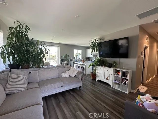 563 Sunshow Court, Hemet, CA 92543