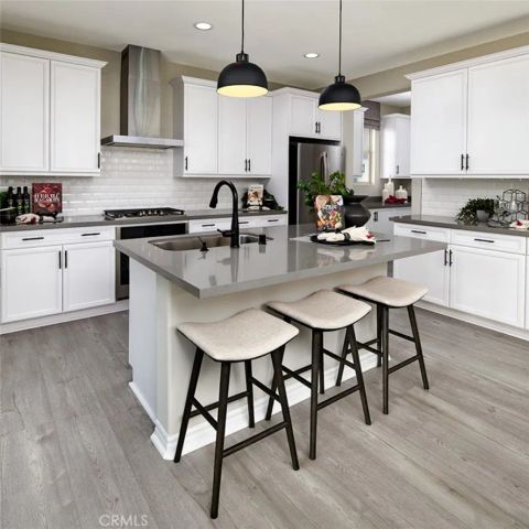 563 Sunshow Court, Hemet, CA 92543