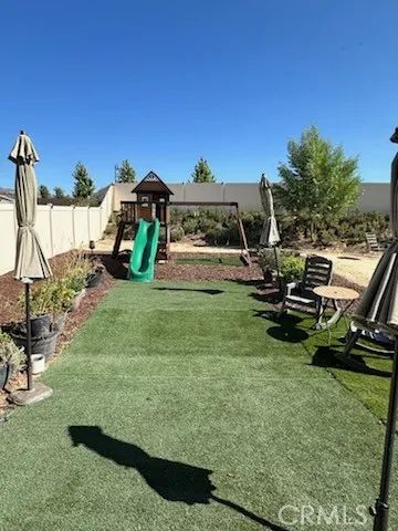 563 Sunshow Court, Hemet, CA 92543