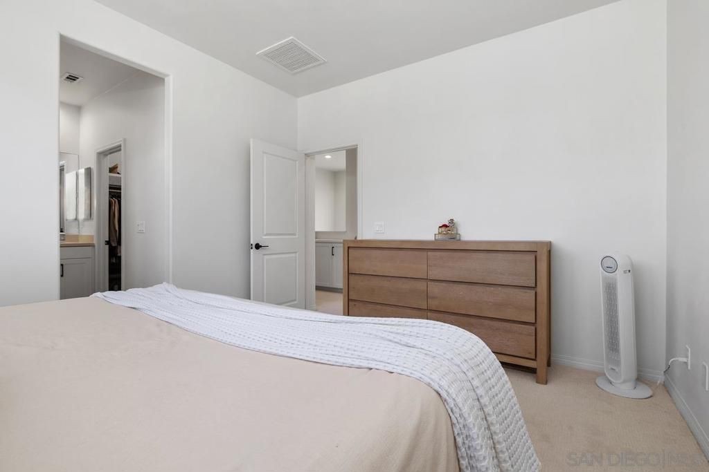 Image 21 of property listing at 523 Sandpiper, Imperial Beach, CA 91932
