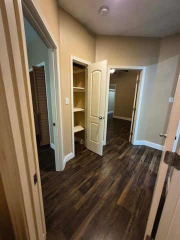 8161 Snowden Street, Houston, TX 77028