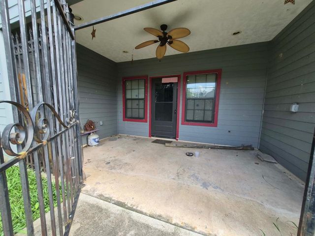 8161 Snowden Street, Houston, TX 77028