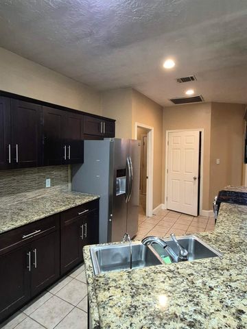 8161 Snowden Street, Houston, TX 77028