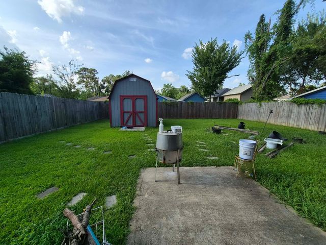 8161 Snowden Street, Houston, TX 77028