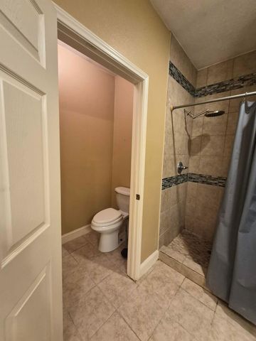 8161 Snowden Street, Houston, TX 77028