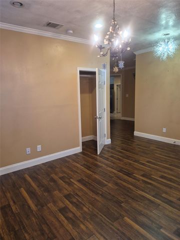 8161 Snowden Street, Houston, TX 77028