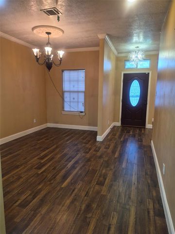 8161 Snowden Street, Houston, TX 77028