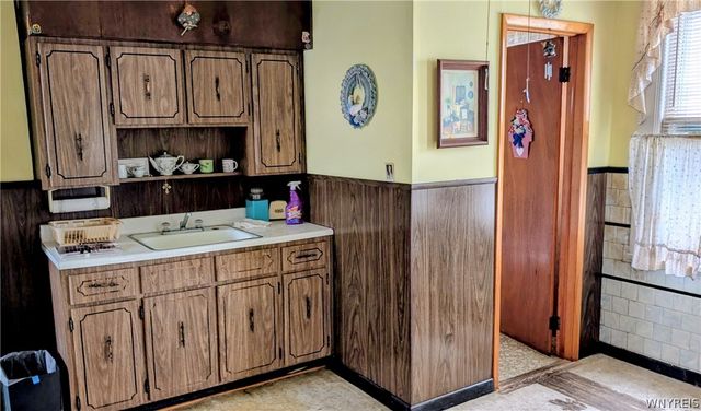 49 Howlett Street, Buffalo, NY 14211