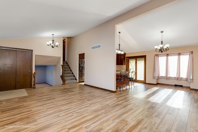 940 Old Beach Road, Dyer, IN 46311