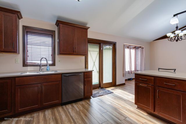 940 Old Beach Road, Dyer, IN 46311