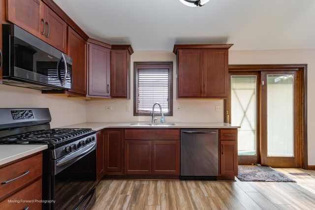 940 Old Beach Road, Dyer, IN 46311