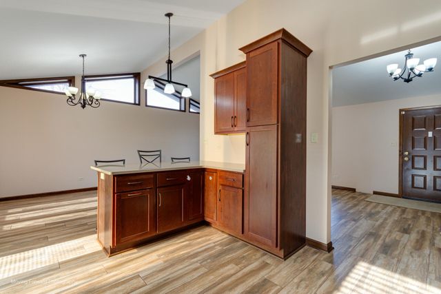 940 Old Beach Road, Dyer, IN 46311