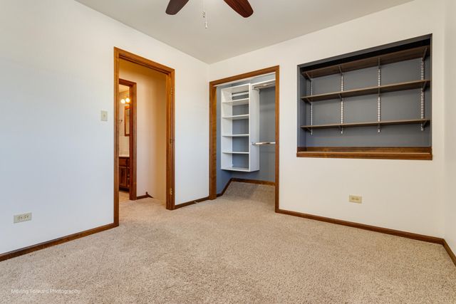 940 Old Beach Road, Dyer, IN 46311