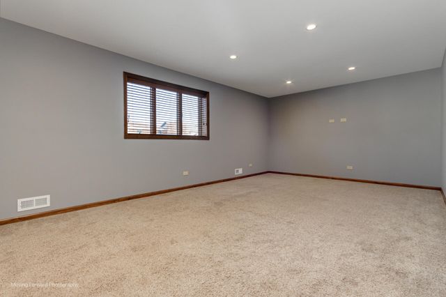 940 Old Beach Road, Dyer, IN 46311