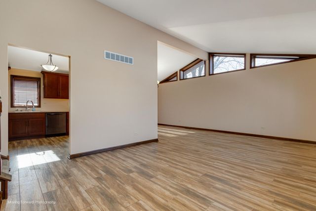 940 Old Beach Road, Dyer, IN 46311