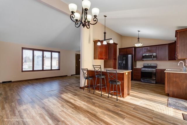 940 Old Beach Road, Dyer, IN 46311