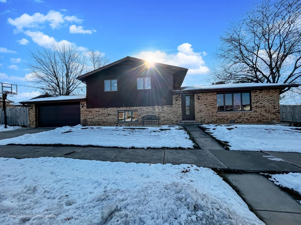 940 Old Beach Road, Dyer, IN 46311