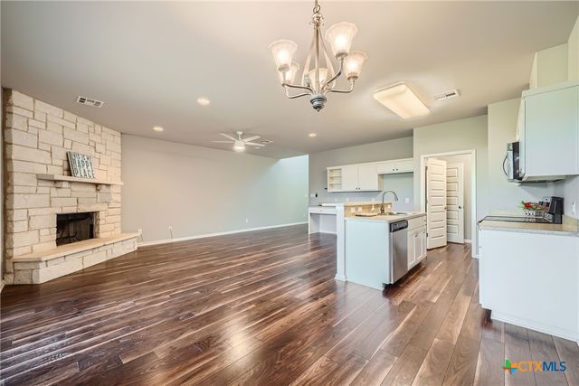 507 Venture Boulevard, Point Venture, TX 78645