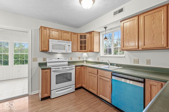 5121 Brookstone Lane, Indianapolis, IN 46268