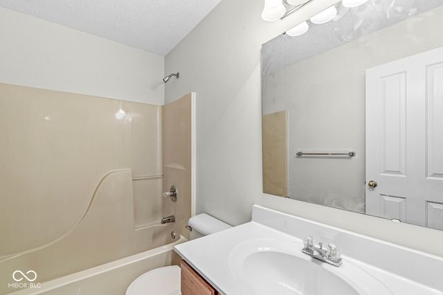 5121 Brookstone Lane, Indianapolis, IN 46268