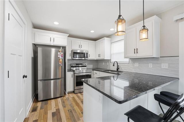 507 SW Meadowood Drive, Grain Valley, MO 64029