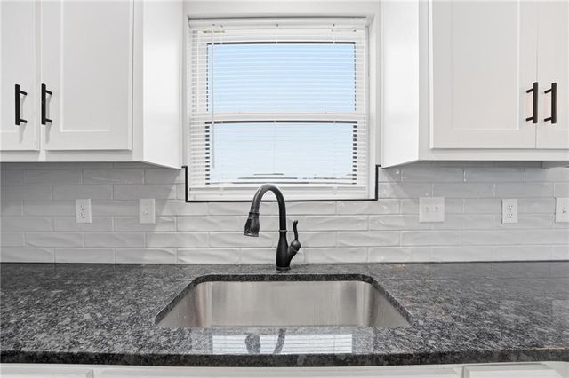 507 SW Meadowood Drive, Grain Valley, MO 64029