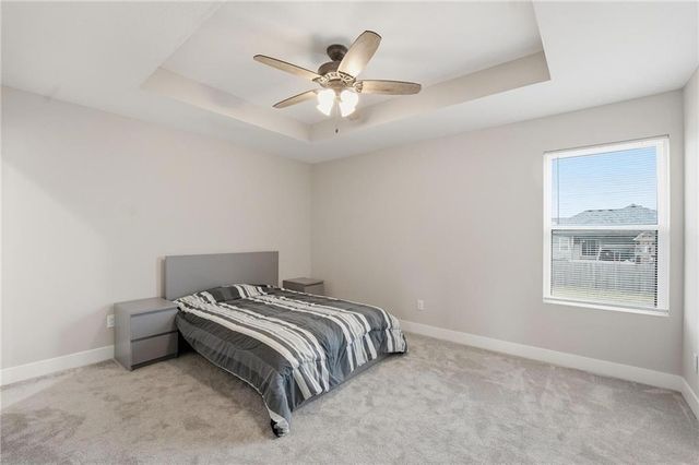 507 SW Meadowood Drive, Grain Valley, MO 64029