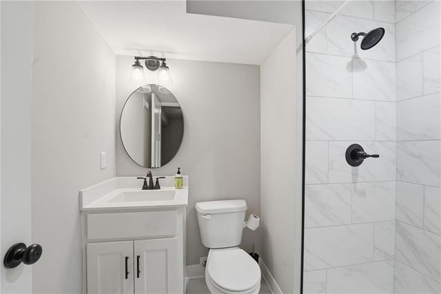 507 SW Meadowood Drive, Grain Valley, MO 64029