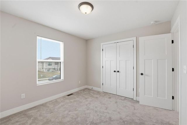 507 SW Meadowood Drive, Grain Valley, MO 64029