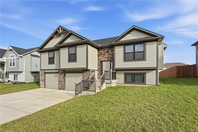 507 SW Meadowood Drive, Grain Valley, MO 64029