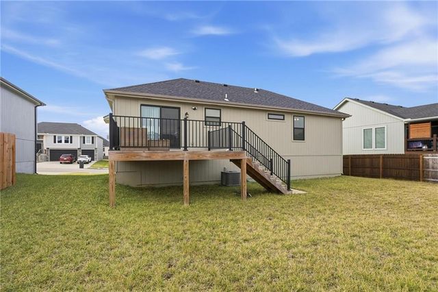 507 SW Meadowood Drive, Grain Valley, MO 64029