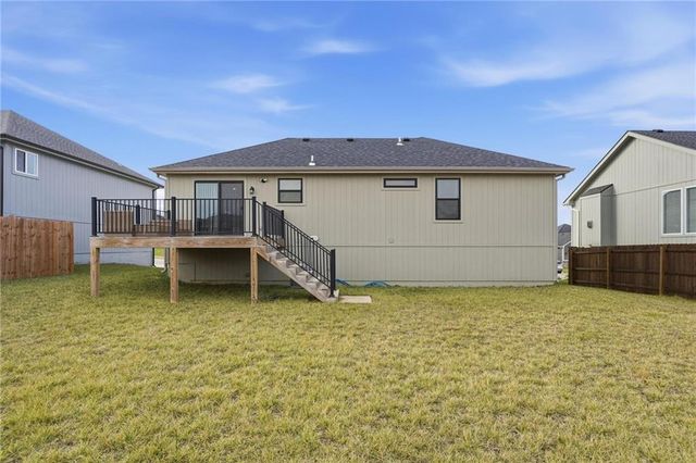 507 SW Meadowood Drive, Grain Valley, MO 64029