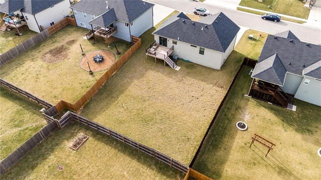 507 SW Meadowood Drive, Grain Valley, MO 64029