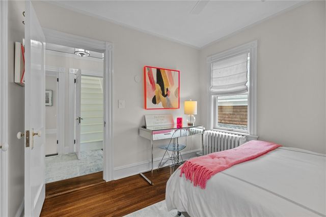 68 Roseneath Avenue, Newport, RI 02840
