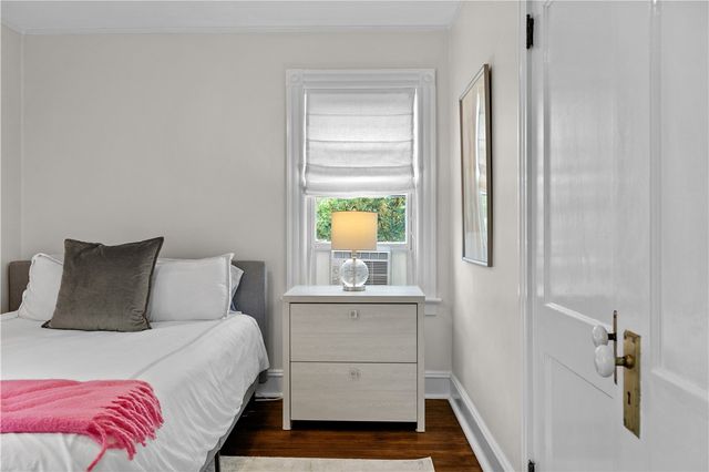 68 Roseneath Avenue, Newport, RI 02840