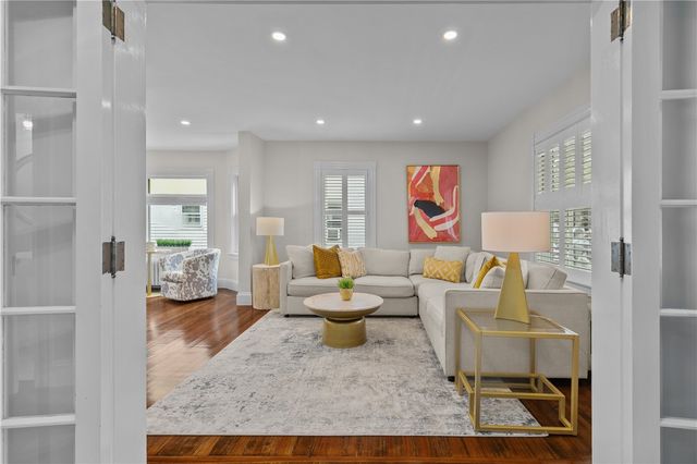 68 Roseneath Avenue, Newport, RI 02840