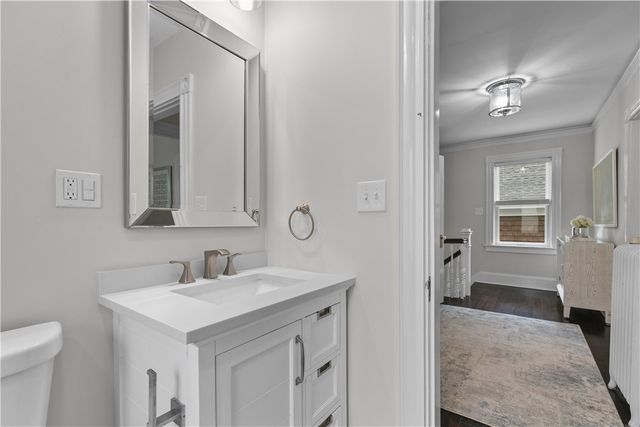 68 Roseneath Avenue, Newport, RI 02840